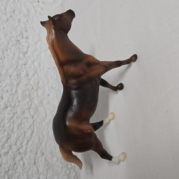 2 Breyer Reeves Horses 4" - 5" Pinto Chestnut Nice Condition Freestanding - Picture 10 of 16